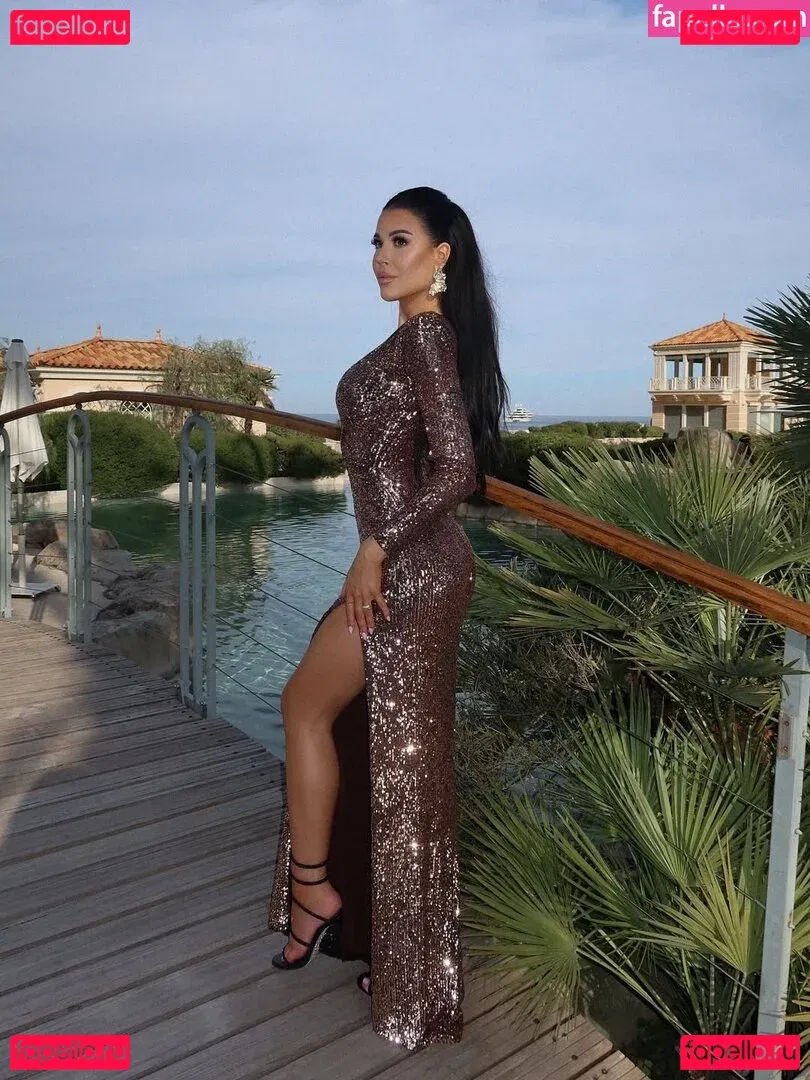 Lisa Weinberger Onlyfans Photo Gallery 