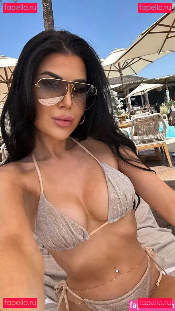 Lisa Weinberger Onlyfans Photo Gallery 