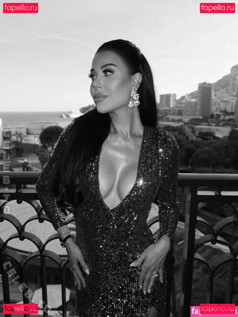 Lisa Weinberger Onlyfans Photo Gallery 