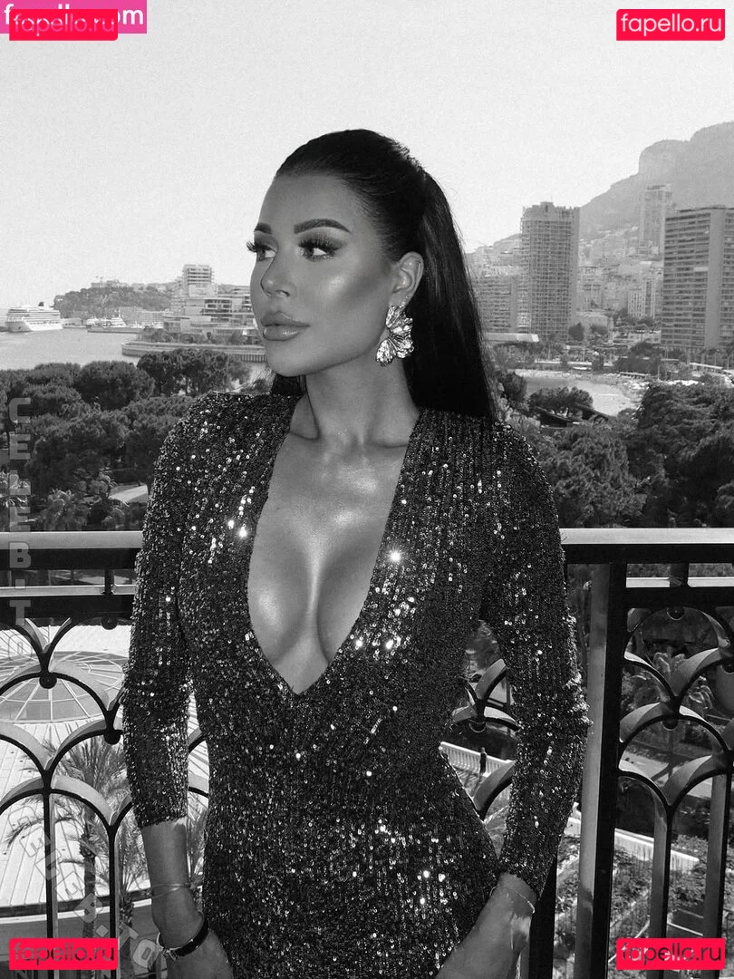 Lisa Weinberger Onlyfans Photo Gallery 