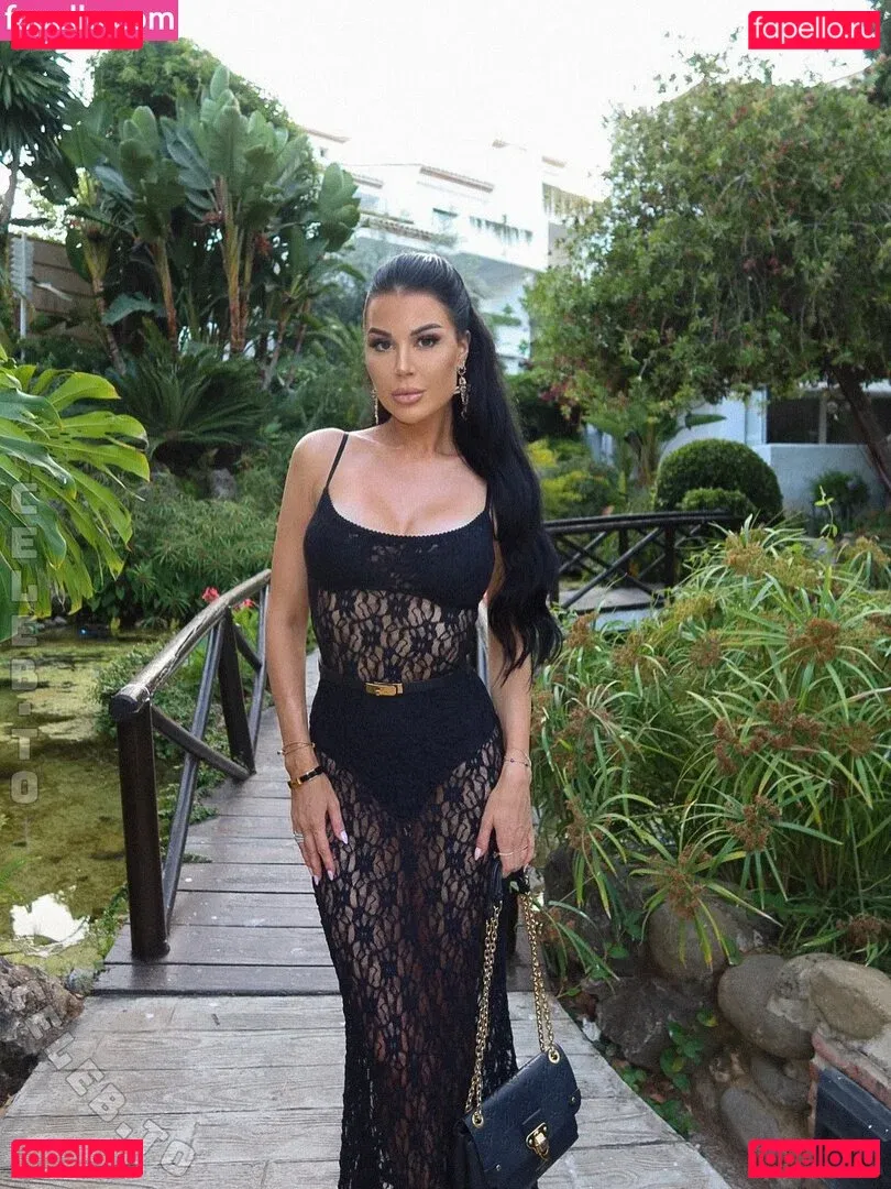 Lisa Weinberger Onlyfans Photo Gallery 