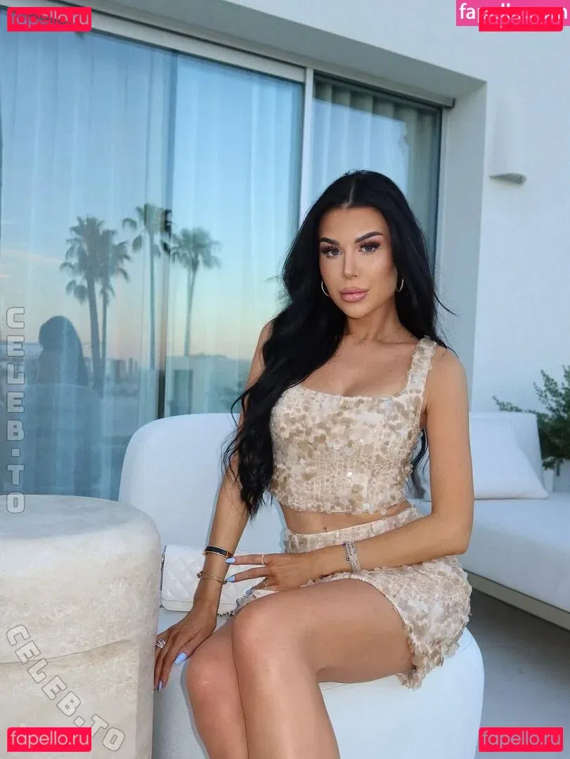 Lisa Weinberger Onlyfans Photo Gallery 