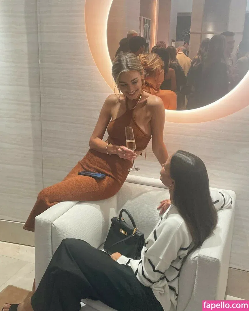 Elizabeth T Onlyfans Photo Gallery 