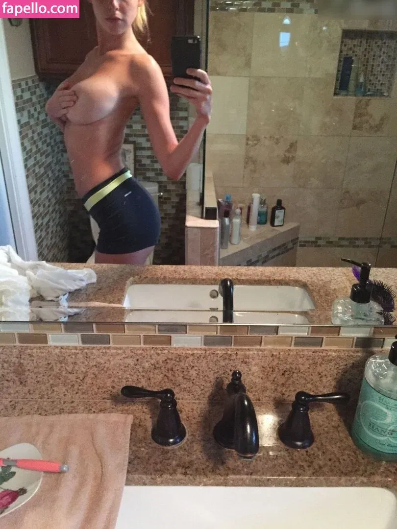 Elizabeth T Onlyfans Photo Gallery 