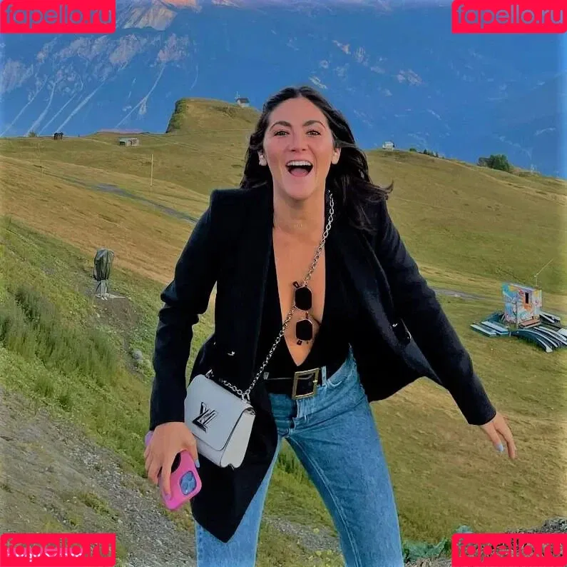 Isabelle Fuhrman Onlyfans Photo Gallery 