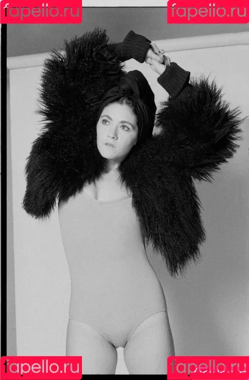 Isabelle Fuhrman Onlyfans Photo Gallery 