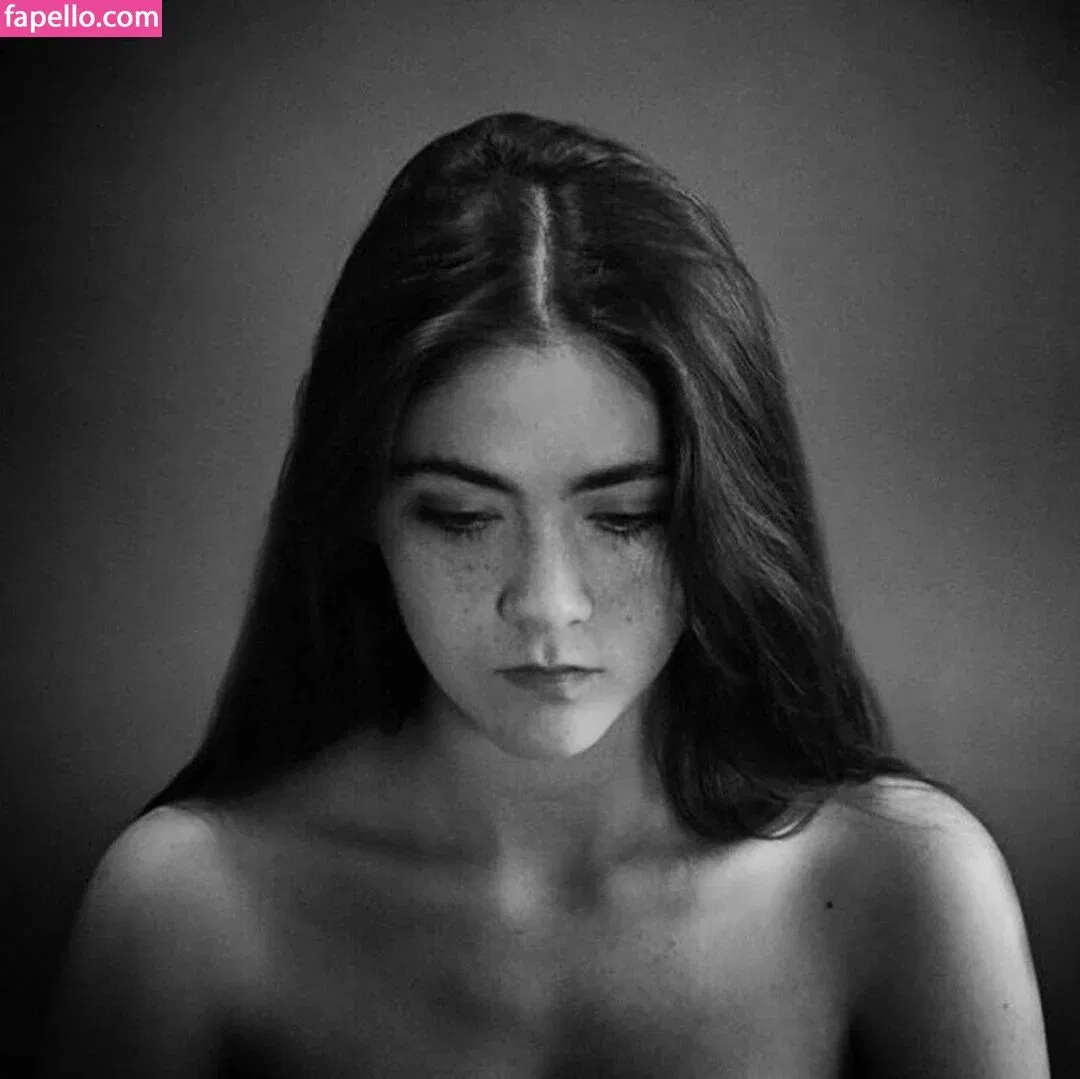 Isabelle Fuhrman Onlyfans Photo Gallery 