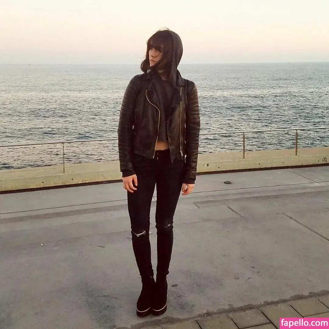 Isabelle Fuhrman Onlyfans Photo Gallery 