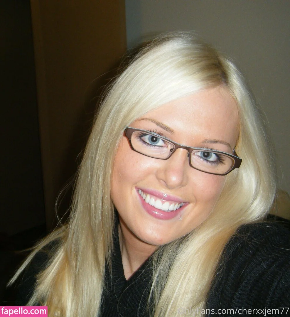 cherxxjem77 Onlyfans Photo Gallery 