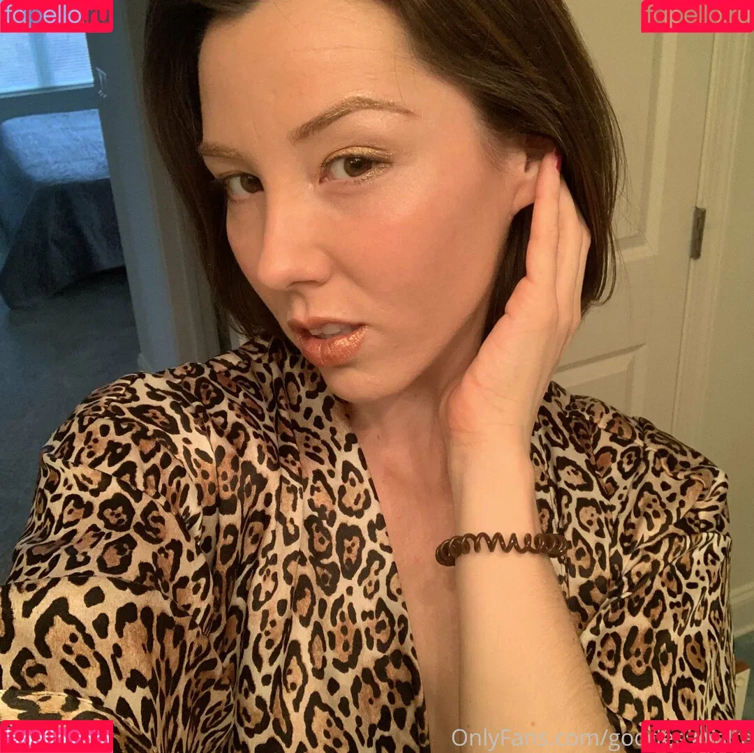 Goddess Wolfe Onlyfans Photo Gallery 