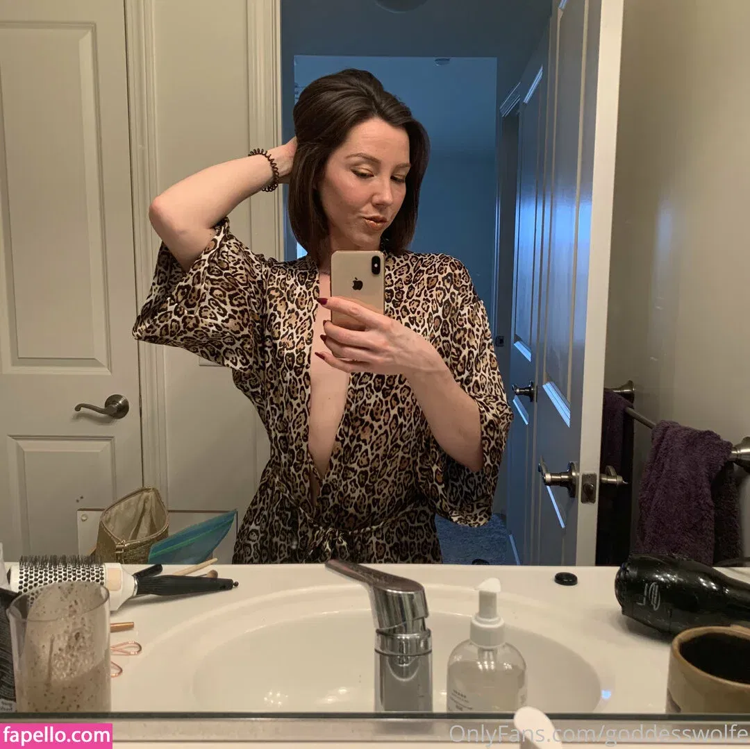Goddess Wolfe Onlyfans Photo Gallery 