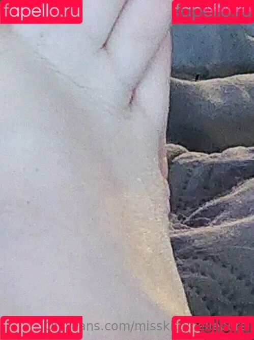 misskittyhellebore Onlyfans Photo Gallery 