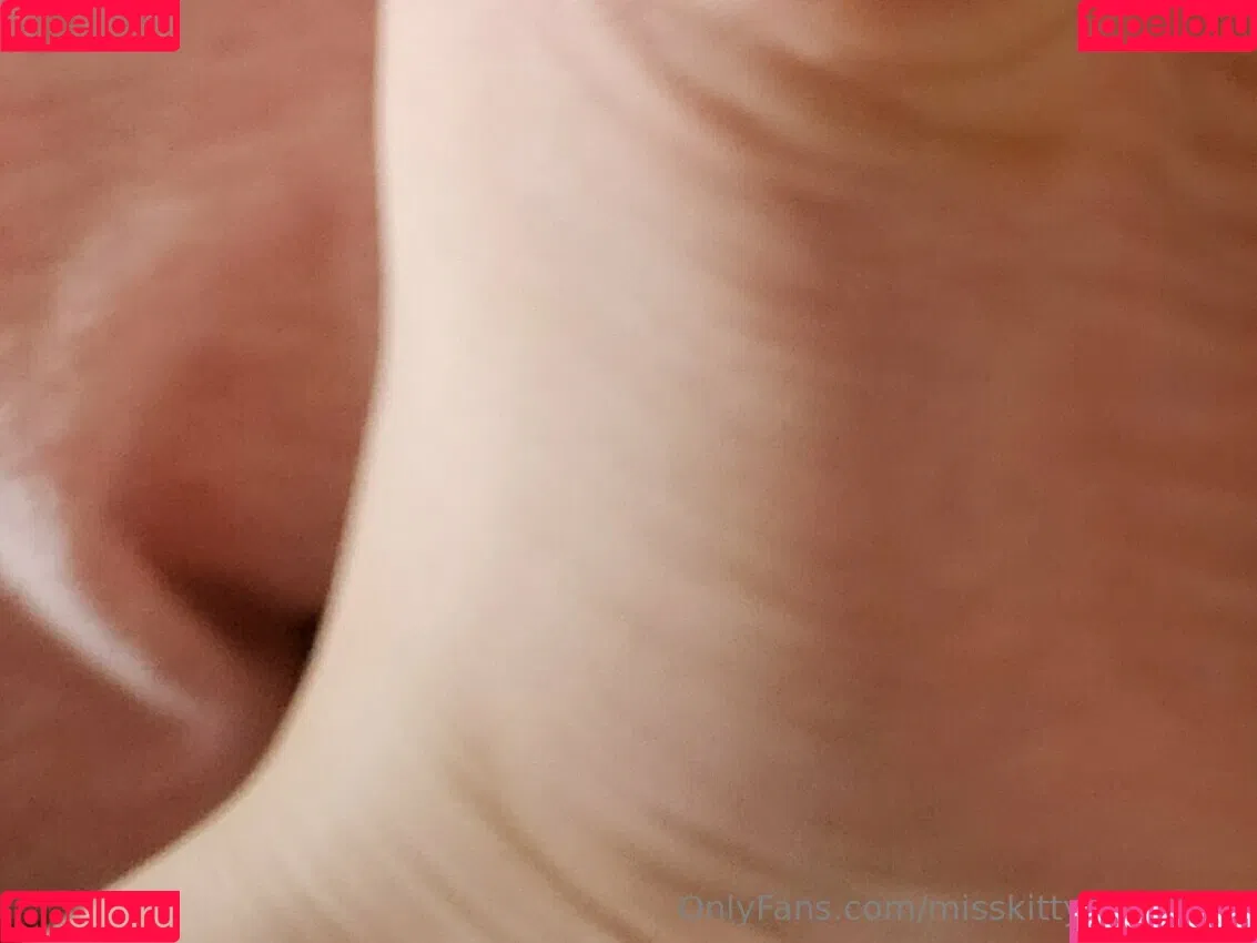 misskittyhellebore Onlyfans Photo Gallery 