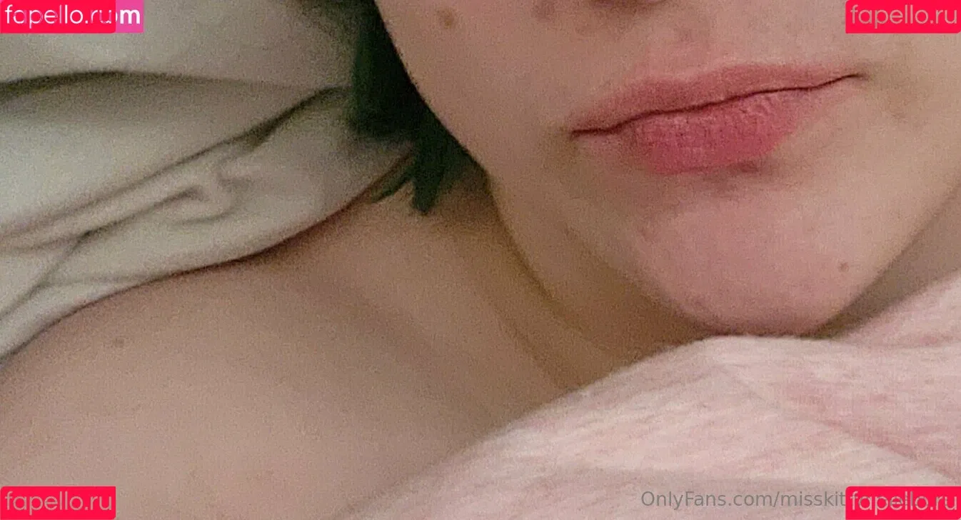 misskittyhellebore Onlyfans Photo Gallery 