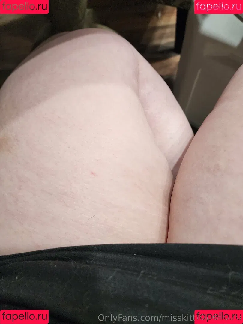 misskittyhellebore Onlyfans Photo Gallery 