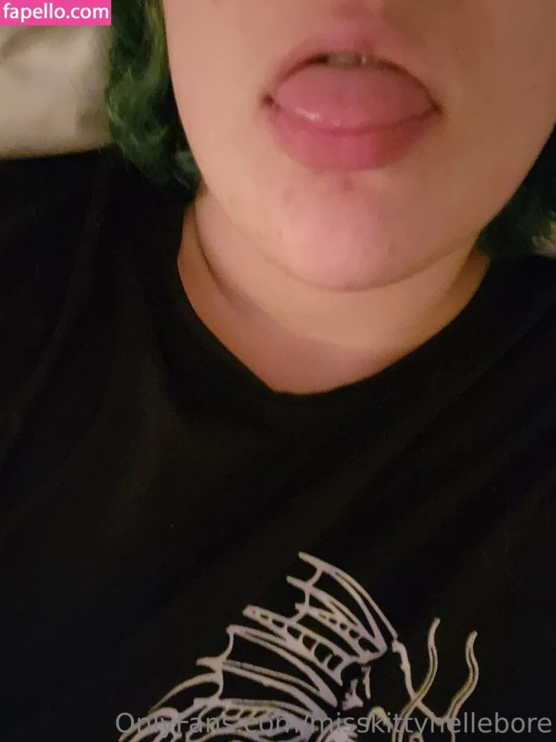 misskittyhellebore Onlyfans Photo Gallery 