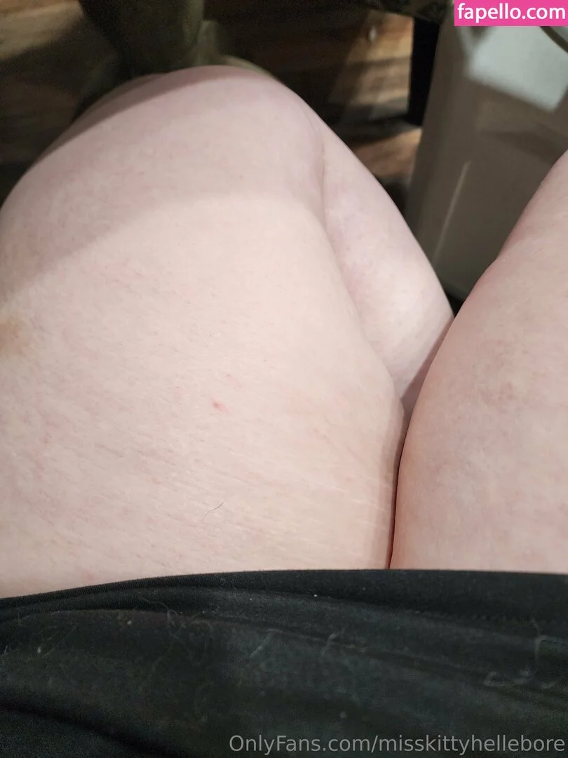 misskittyhellebore Onlyfans Photo Gallery 