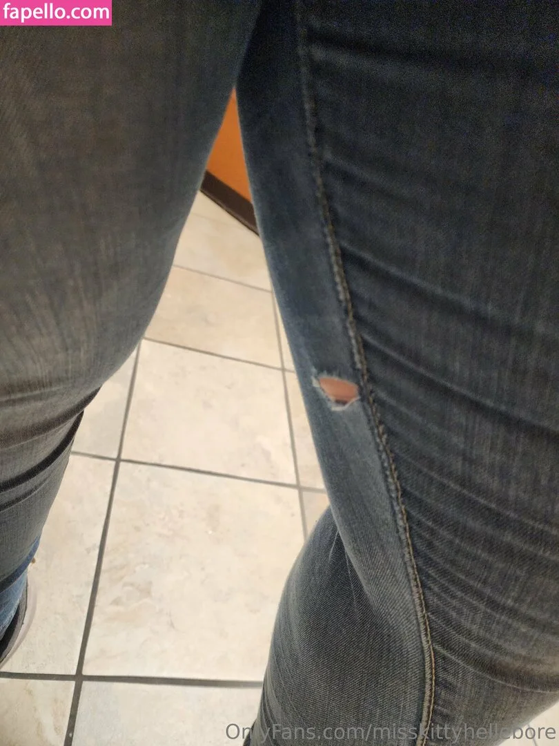 misskittyhellebore Onlyfans Photo Gallery 