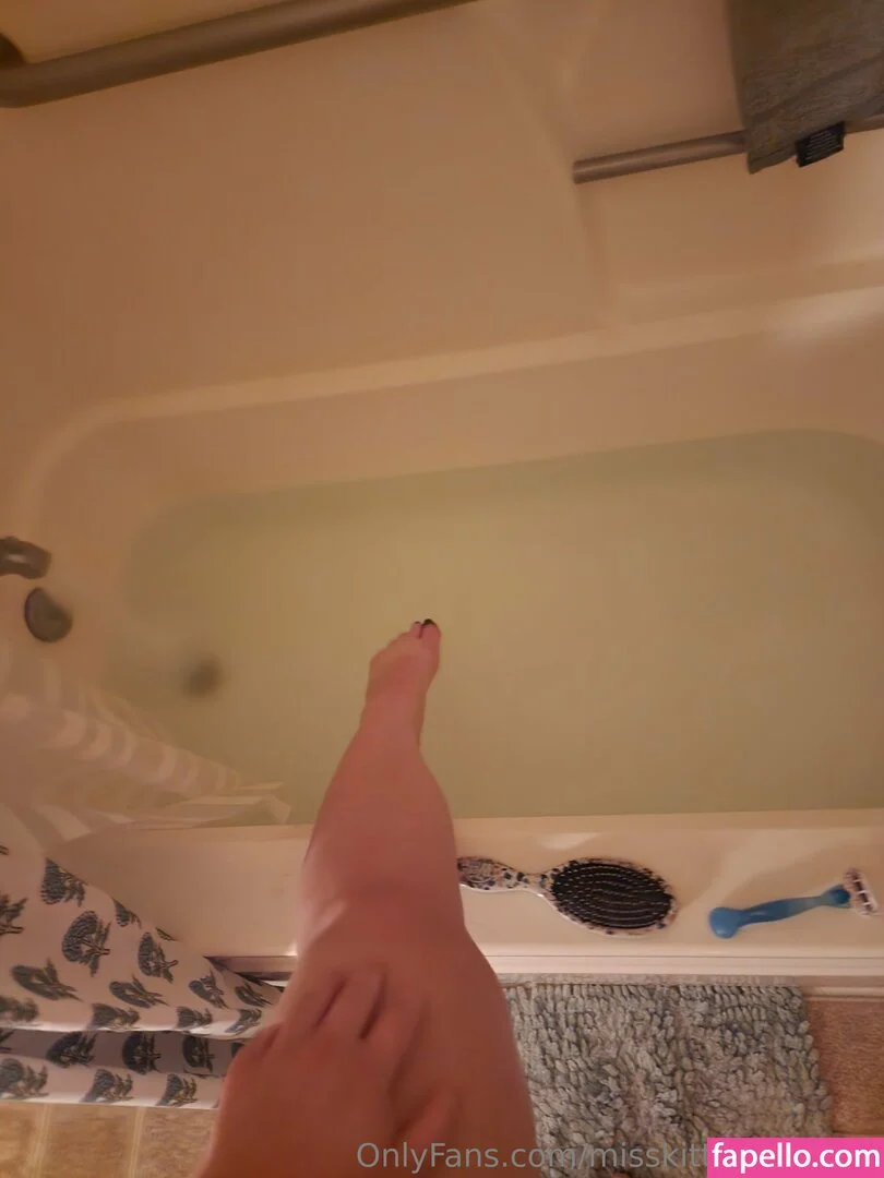 misskittyhellebore Onlyfans Photo Gallery 