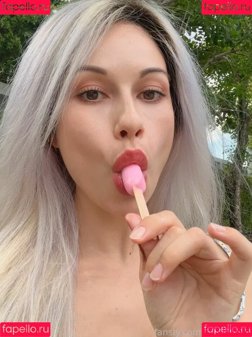 Amelovely Onlyfans Photo Gallery 