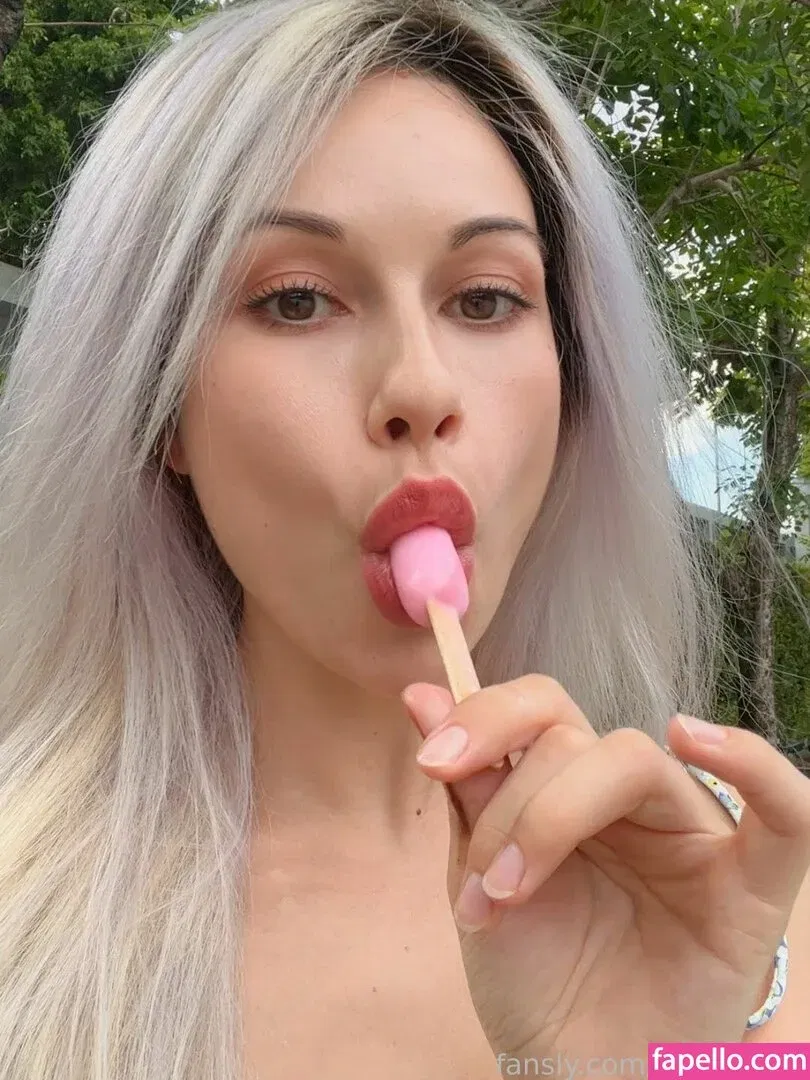 Amelovely Onlyfans Photo Gallery 