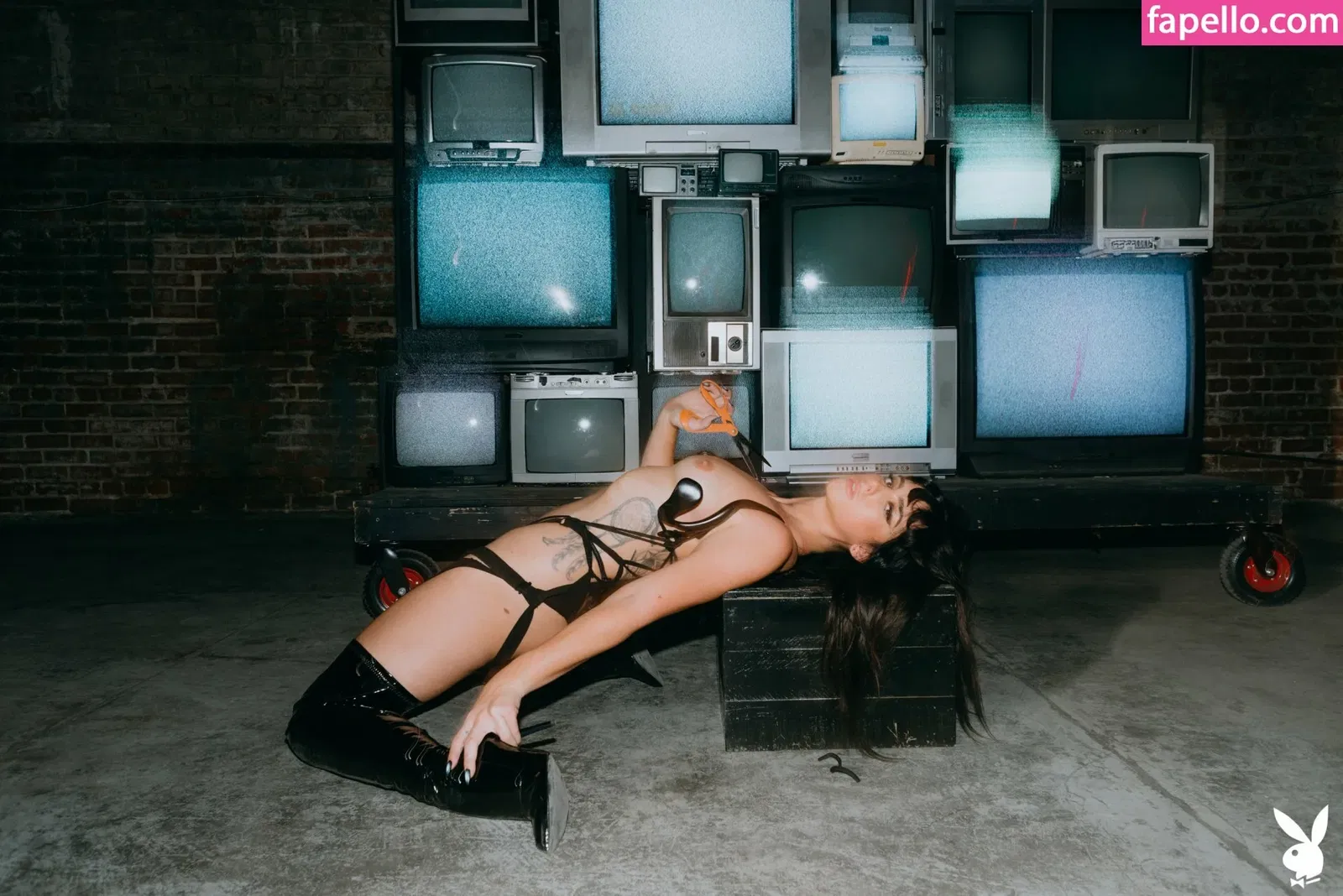 Reed Suicide Onlyfans Photo Gallery 