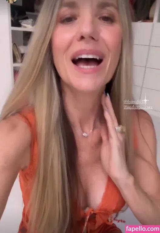 Karen Ficarelli Onlyfans Photo Gallery 