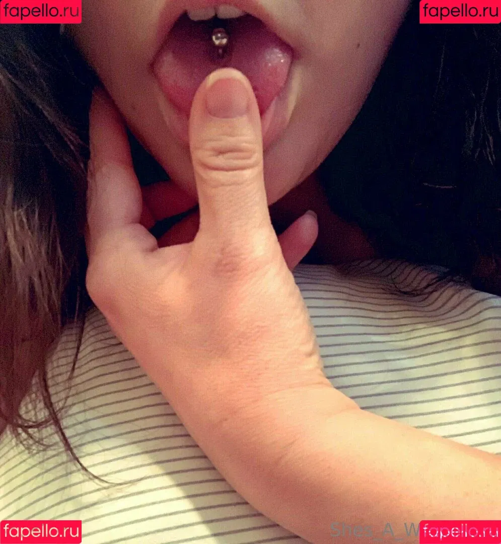 shes_a_wallflower Onlyfans Photo Gallery 