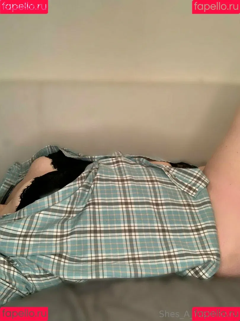 shes_a_wallflower Onlyfans Photo Gallery 