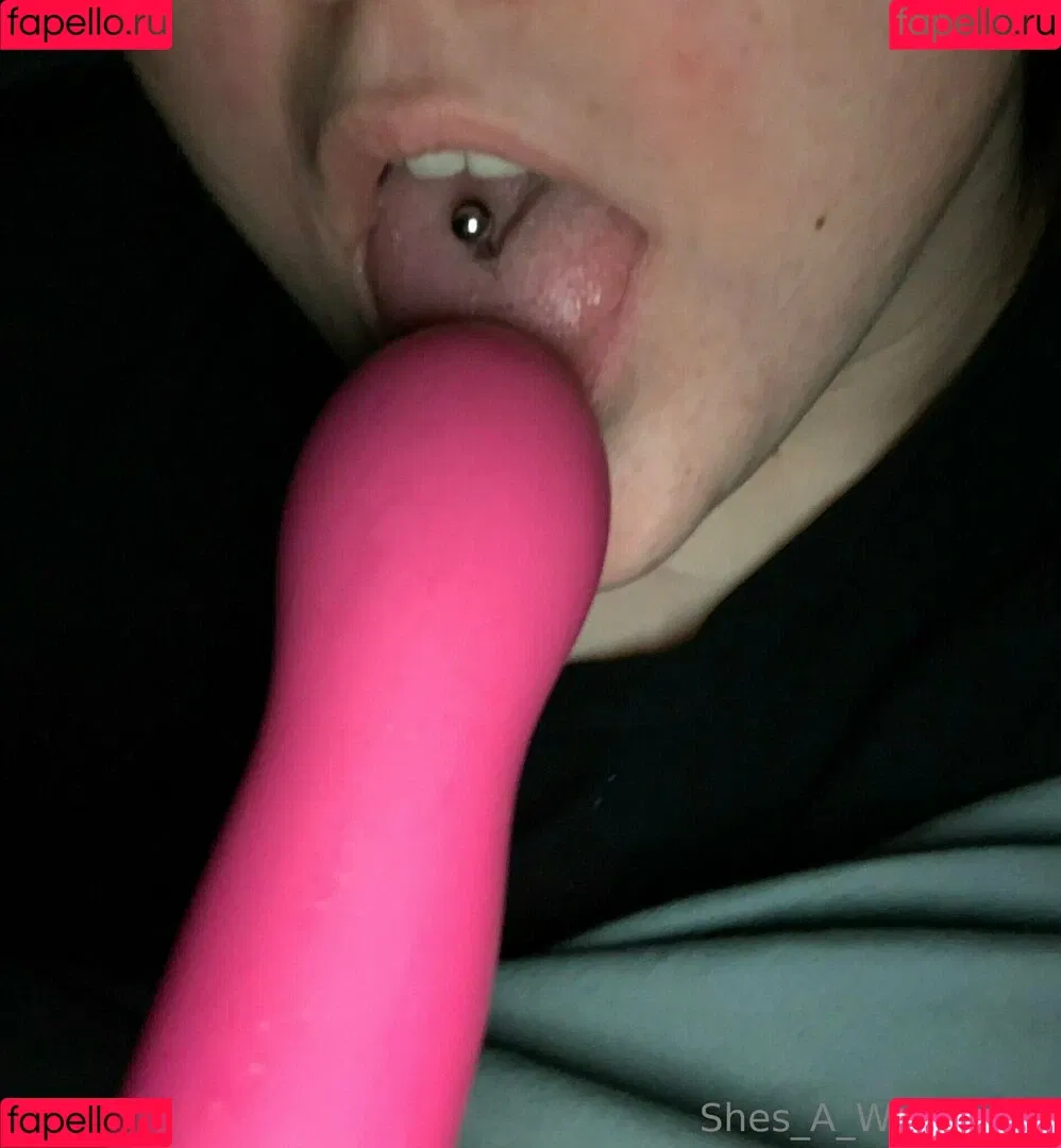 shes_a_wallflower Onlyfans Photo Gallery 