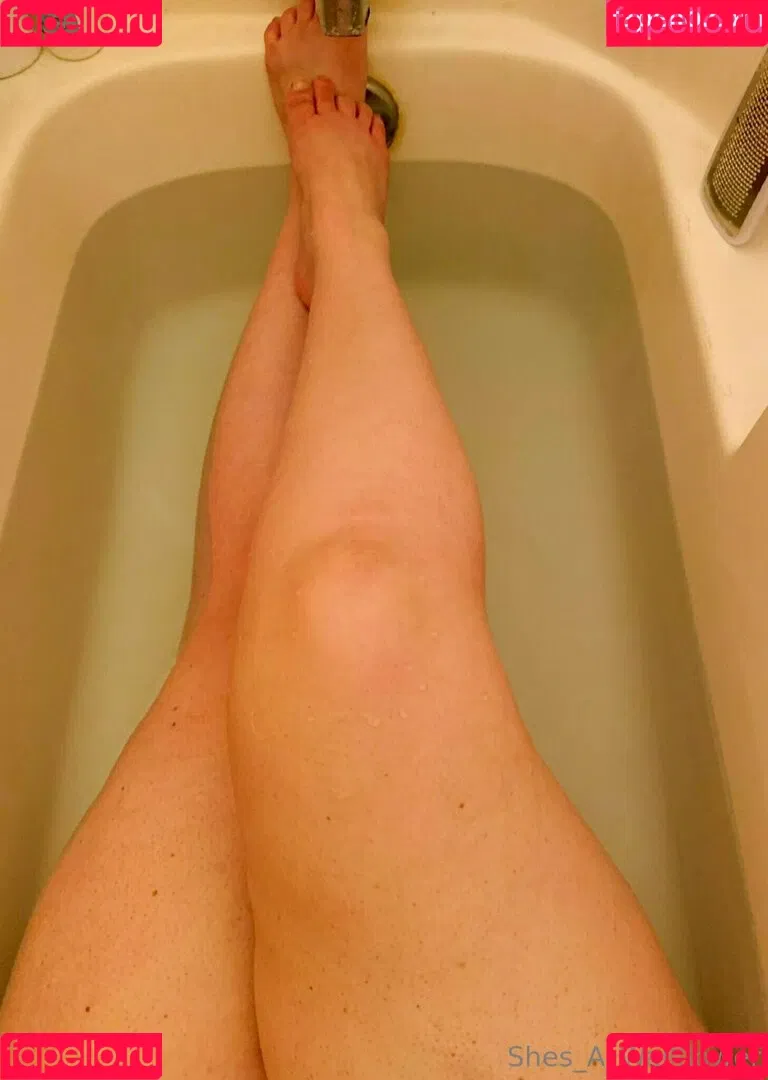 shes_a_wallflower Onlyfans Photo Gallery 