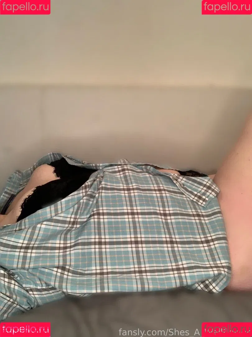 shes_a_wallflower Onlyfans Photo Gallery 
