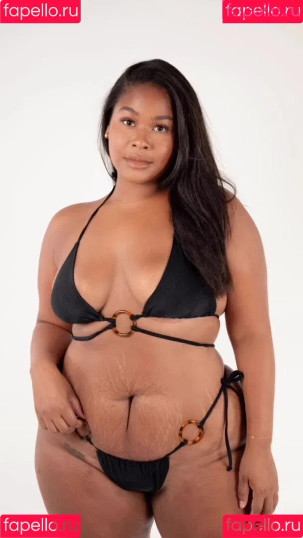 Zoe Chin Loy Onlyfans Photo Gallery 