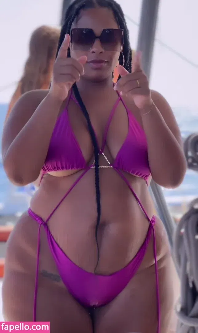 Zoe Chin Loy Onlyfans Photo Gallery 