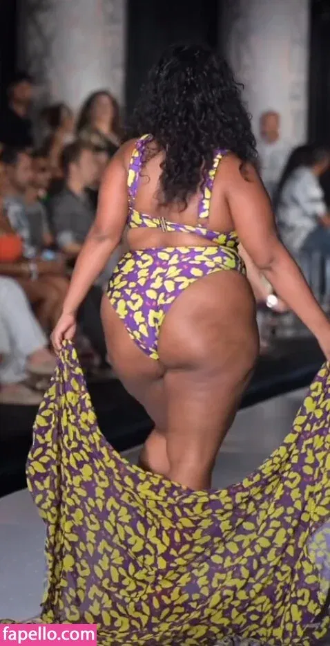 Zoe Chin Loy Onlyfans Photo Gallery 