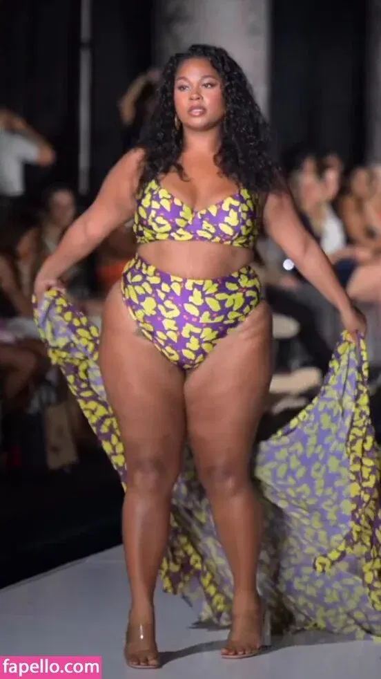 Zoe Chin Loy Onlyfans Photo Gallery 