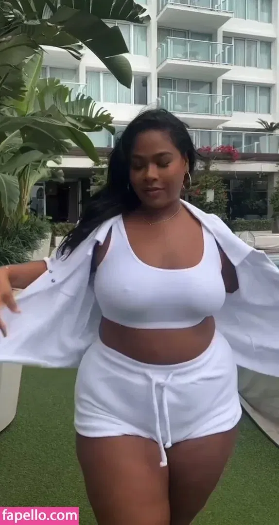 Zoe Chin Loy Onlyfans Photo Gallery 