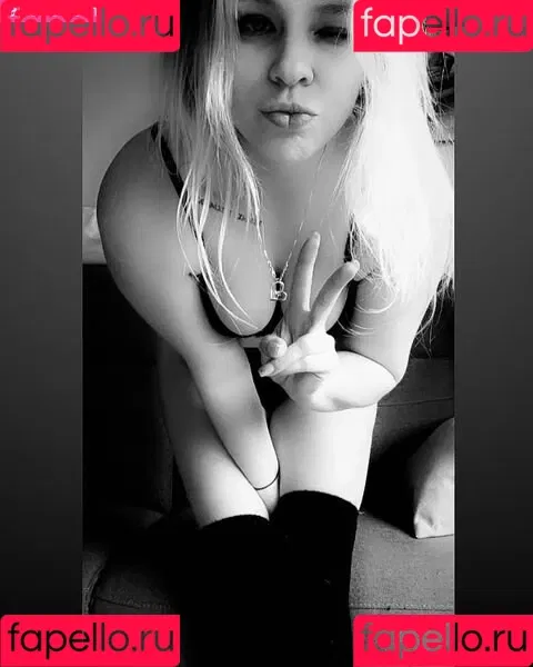 just_me_x33 Onlyfans Photo Gallery 