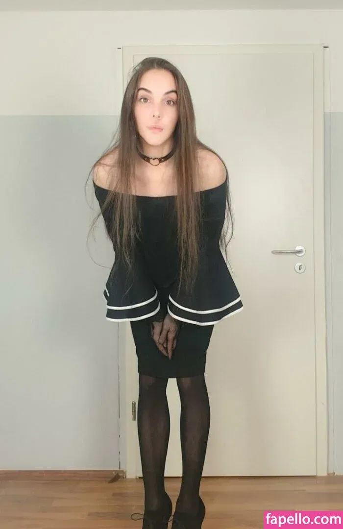 just_me_x33 Onlyfans Photo Gallery 