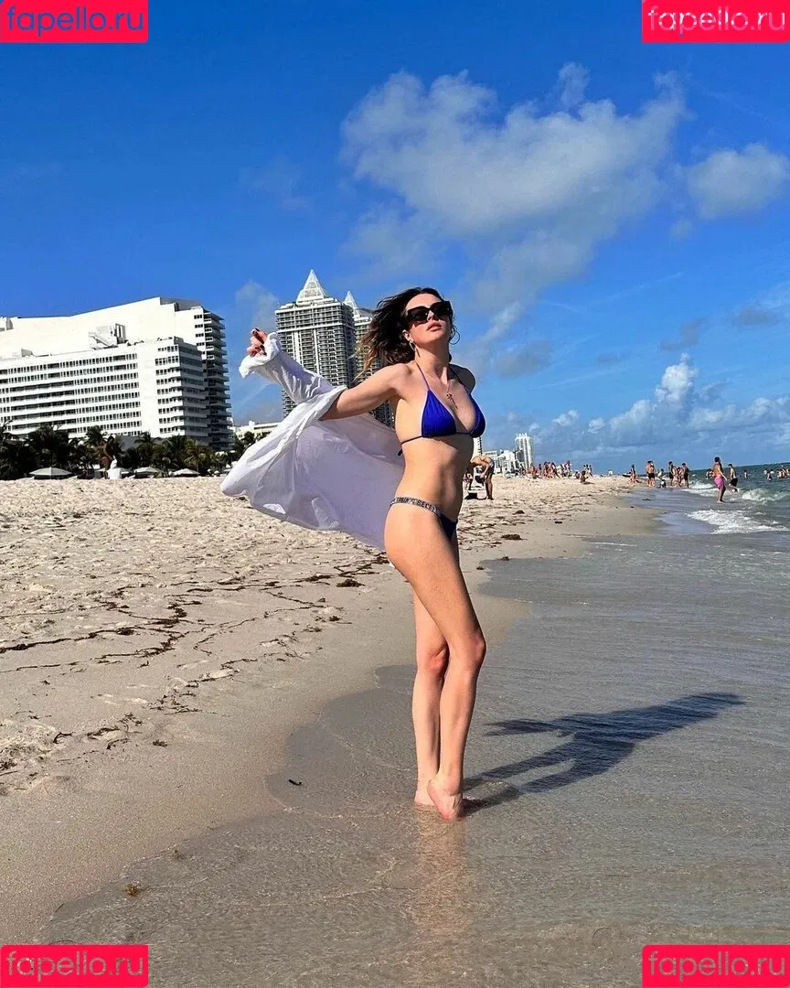 Melis Sezen Onlyfans Photo Gallery 