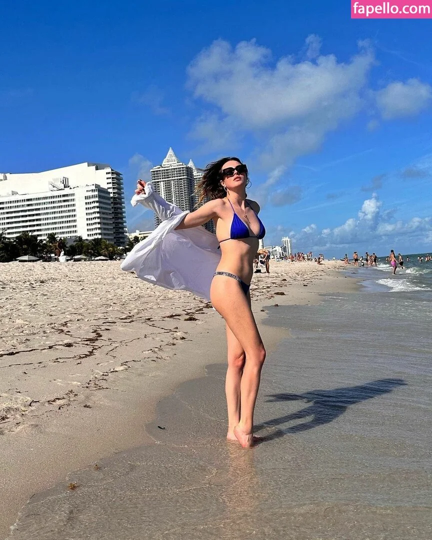 Melis Sezen Onlyfans Photo Gallery 