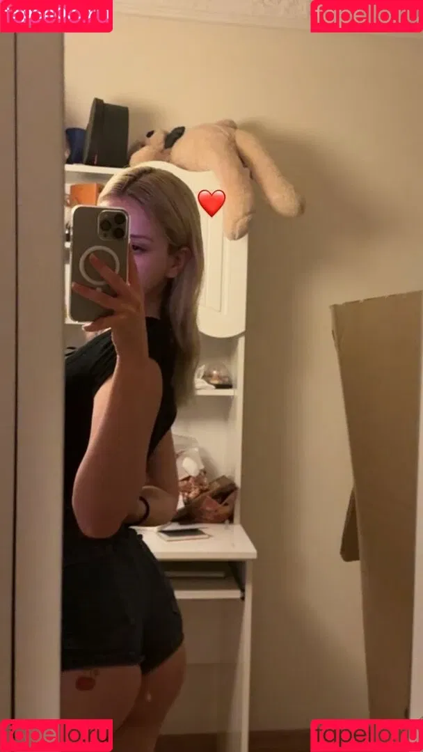 Beril Şahin Onlyfans Photo Gallery 