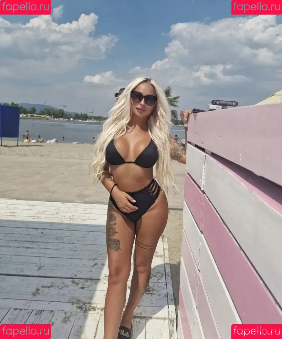 Evelin Kozma Onlyfans Photo Gallery 