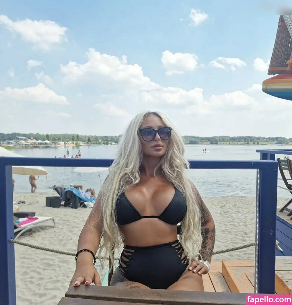 Evelin Kozma Onlyfans Photo Gallery 