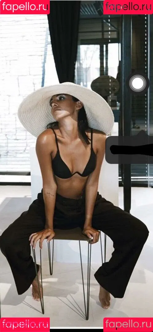 Salma Abu Deif Onlyfans Photo Gallery 