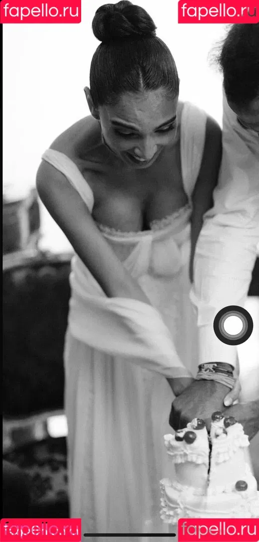 Salma Abu Deif Onlyfans Photo Gallery 
