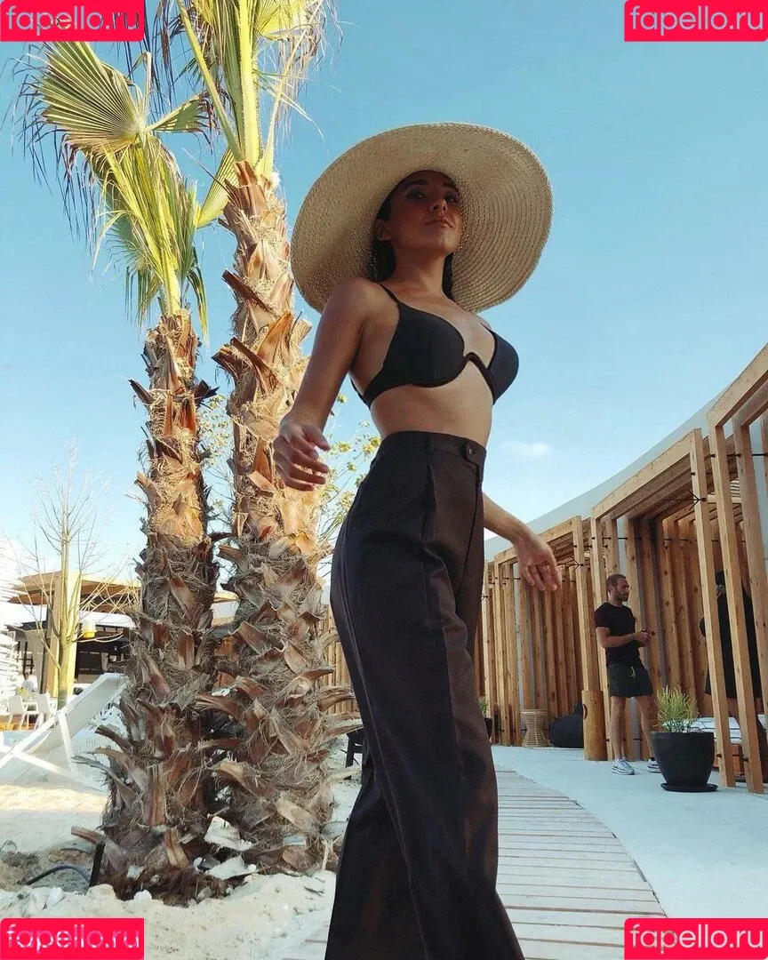 Salma Abu Deif Onlyfans Photo Gallery 