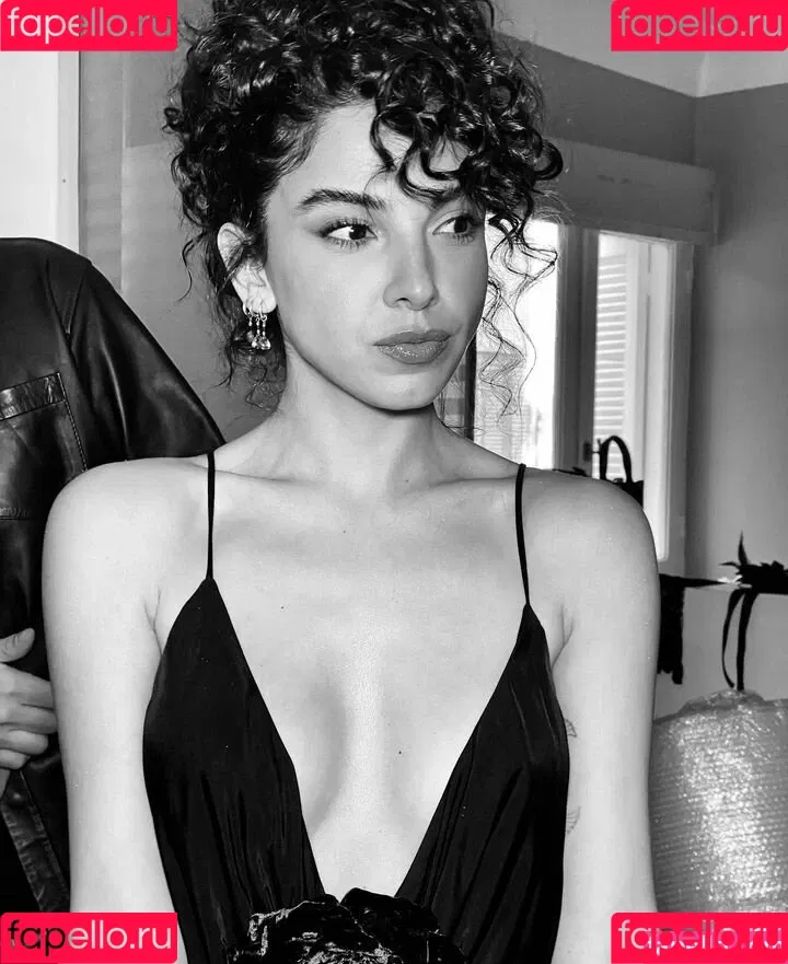 Salma Abu Deif Onlyfans Photo Gallery 