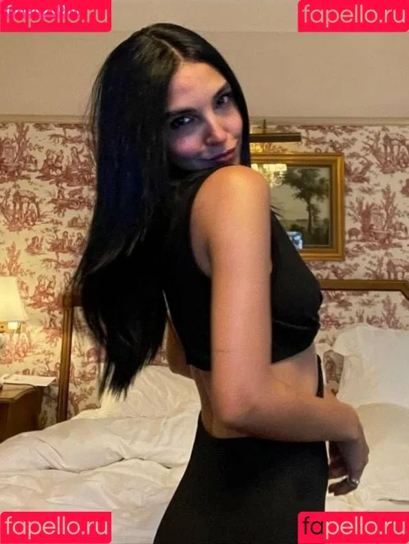 Salma Abu Deif Onlyfans Photo Gallery 