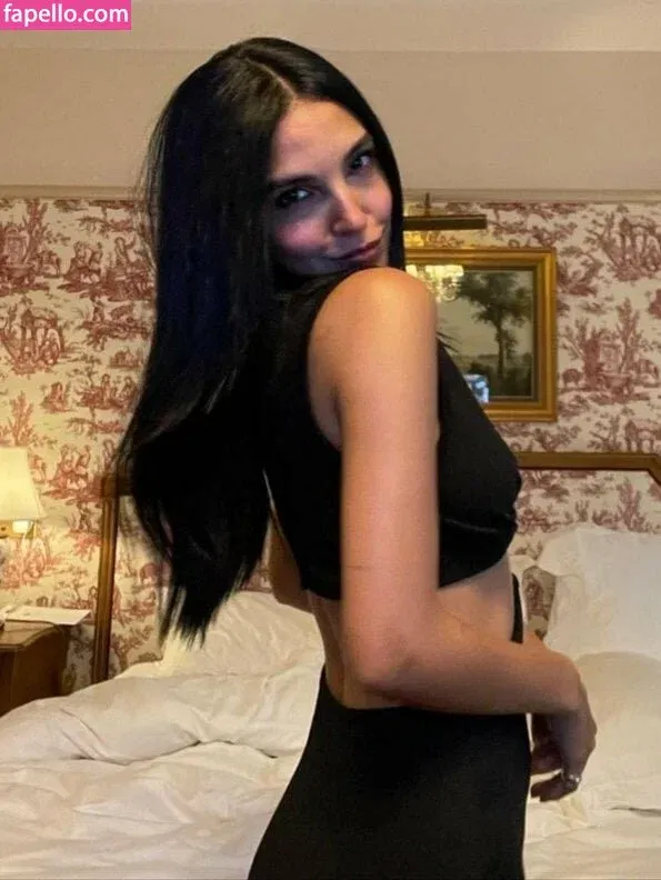 Salma Abu Deif Onlyfans Photo Gallery 